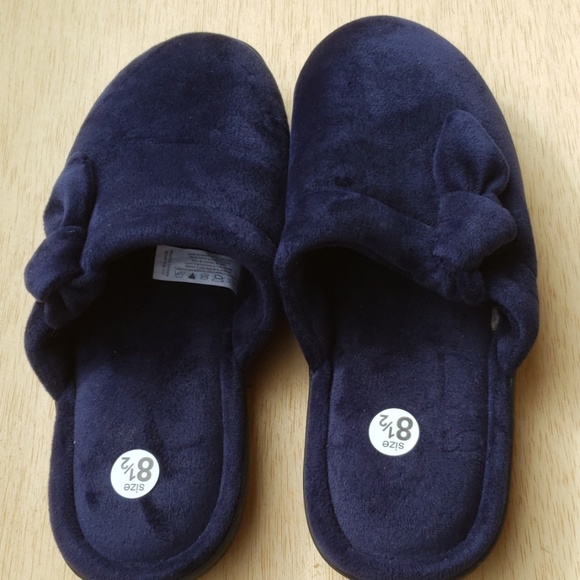 isotoner Shoes - Isotoner slippers NWOT